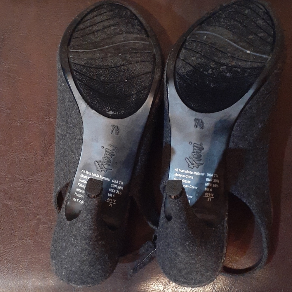 Fioni Heels - Picture 5 of 7